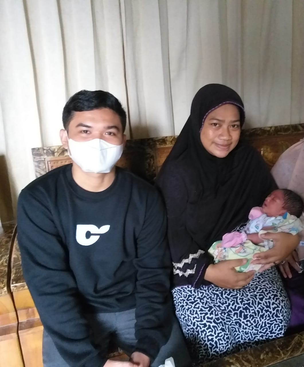 Uwais Al-Qorni Pertama Kali Menatap Dunia